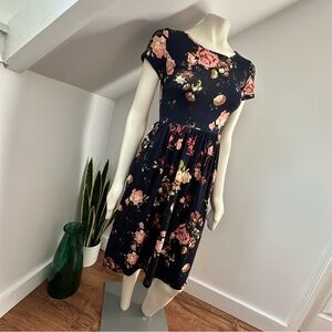 🫐 Reb & J : Navy Blue Floral T-Shirt Midi Dress with Pockets